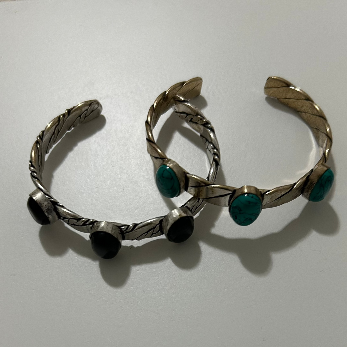 Pulseira Bracelete  Indiano Prateado com Pedras