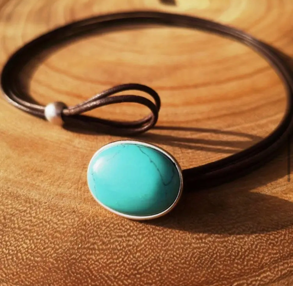 Colar Chocker em Pu  com Pedra Turquesa Prateado